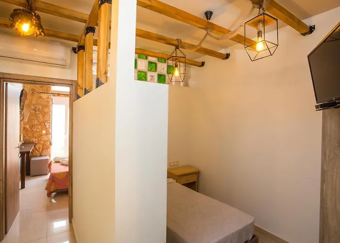 Errik Luxury House *