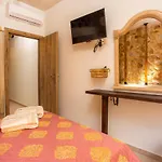 Errik Luxury House * فاليراكي