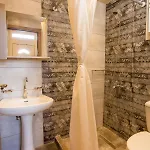 بيت للعطل Errik Luxury House *