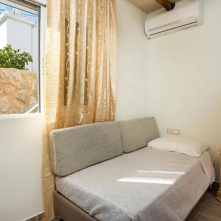 Errik Luxury House Φαληράκι