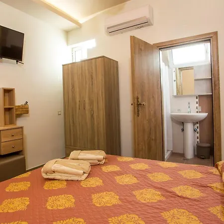 Errik Luxury House Hébergement de vacances *