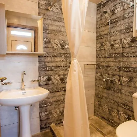بيت للعطل Errik Luxury House *