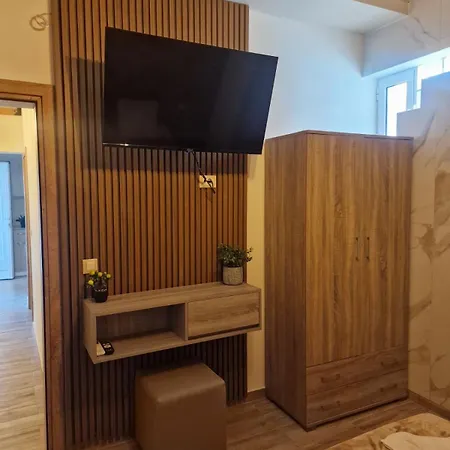 Errik Luxury House Φαληράκι