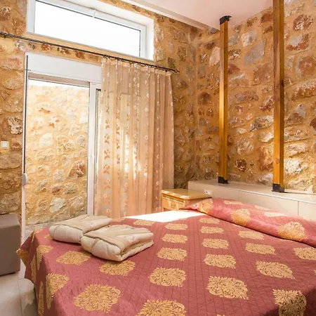 Errik Luxury House פליראקי