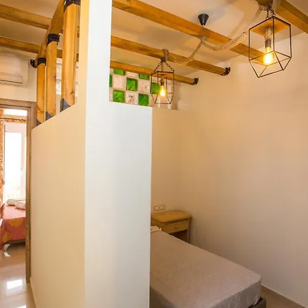 Errik Luxury House *