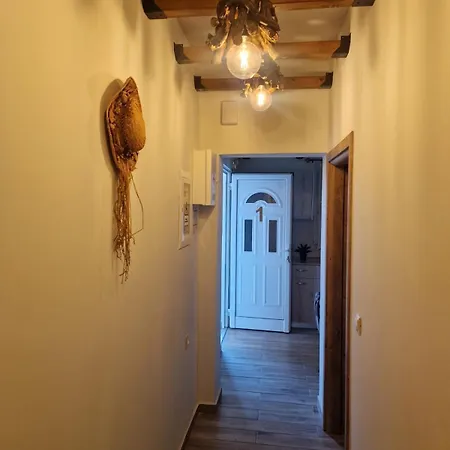 בית נופש Errik Luxury House פליראקי