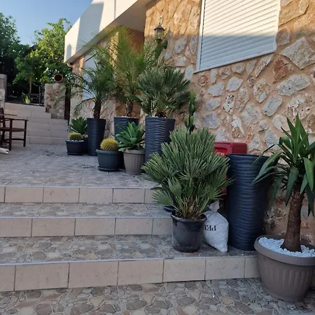 Errik Luxury House